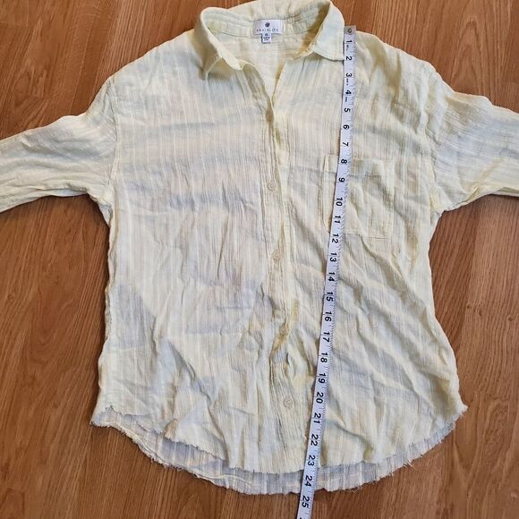 Socialite Raw Hem Shirt sz XS in Yellow - Picture 10 of 13